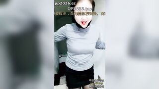 xuát trong em gái vú to tại chân cầu thang