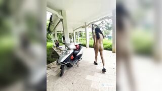 Ra công viên khỏa thân k mặc đồ chụp hình lại còn trêu người lạ nữa dâm vc p3