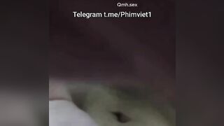 1 đêm nhậu bí tỉ với con bạn thân tỉnh dậy đã thấy e ngồi trên nhún cặc còn bú cu hộ