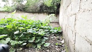 Ngoại tình sau vườn nhà