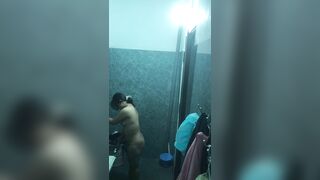 Quay lén bị phát hiện 9