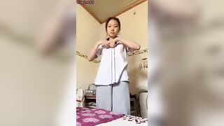Vừa đi học về là móc loz thủ dâm