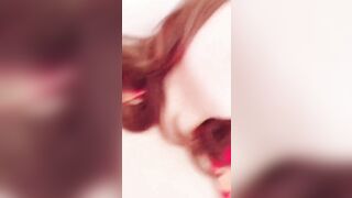 Cô em dâm quá cho cả lồn hút thuốc