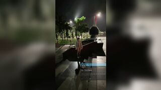 Public dạo mát nude phô dâm cùng pé mie