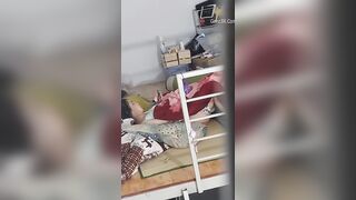 Quay Trộm Em Gái Họ Vừa Xem Sex Vừa Móc Lồn