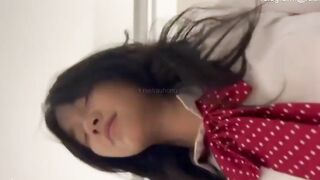Bé hs vừa đi học về chưa kịp thay quần áo đã phải banh lồn ra cho anh đụ rồi