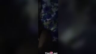 Lỡ đụ lén mà em tỉnh giữa chừng..em không những ko la mà bắt cho lên trên nhún