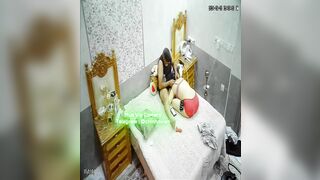 Hack Camera Nứng Lồn Mút Chim Chồng Trước Mặt Con