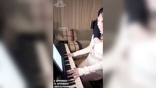 khốn nạn thầy giáo dậy đàn địt luôn em học sinh