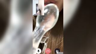 Shock, E Sinh Viên Chát Sex thủ dâm Móc Lồn bắn nước đái ở Phòng làm việc