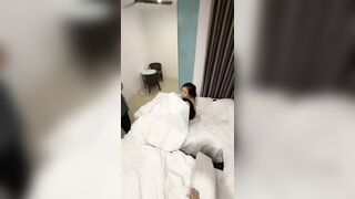 Anh vinfat xanh gặp chị khách nứng lồn gạ đụ trên xe luôn