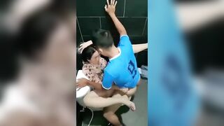 Quay lén, Súc vật thg cháu Dẫn bác Say rượu vào WC Lút Cán xuất Tinh đầy lồn