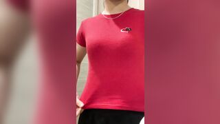 em gái xinh tươi đang call video tự nhiêu vạch vú ra khoe