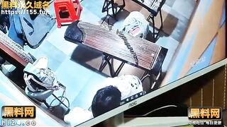 Nữ sinh viên mỹ thuật bị camera ghi lại cảnh có hành vi không đứng đắn vói giáo viên