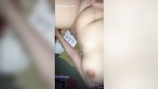 Lộ clip em sinh viên mới xa nhà ngồi há mồm chờ uống tinh massage djt nhau ko bao