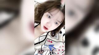 call video cùng người lạ gặp được em gái cực xinh khoe hàng thủ dâm cực nứng