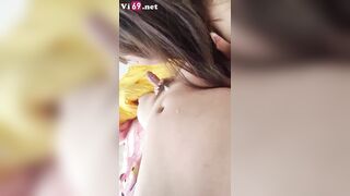 Xuất rồi em còn dâm đãng liếm hút tinh trên bụng anh