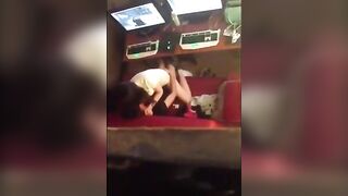 Đôi bạn trẻ dẫn nhau vào quán nét địt nhau