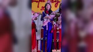 Em Vân Anh du học sinh nhà giàu lộ clip thủ dâm