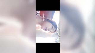 Em gái cute quay video tắm gửi ny