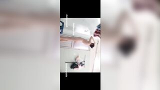 Em gái cute quay video tắm gửi ny
