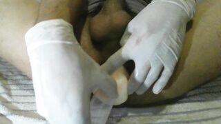 nhét âm đạo giả vô lỗ đít rồi thủ dâm móc lồn cực phê