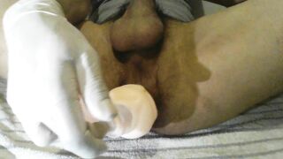 nhét âm đạo giả vô lỗ đít rồi thủ dâm móc lồn cực phê
