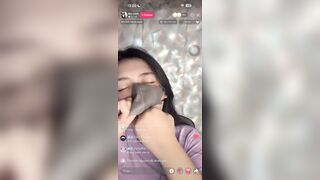 Thử Bú Nước Lồn Uống Nước đái Móc lồn 3 ngón tiktok