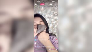 Thử Bú Nước Lồn Uống Nước đái Móc lồn 3 ngón tiktok