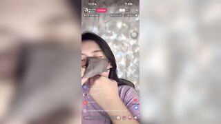 Thử Bú Nước Lồn Uống Nước đái Móc lồn 3 ngón tiktok
