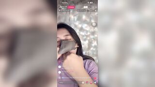 Thử Bú Nước Lồn Uống Nước đái Móc lồn 3 ngón tiktok