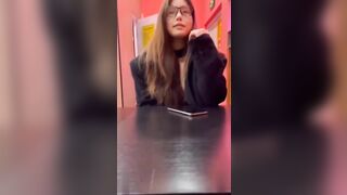 em gái nghiện BDSM thích khỏa thân nơi công cộng 1.