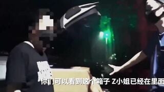 em gái nằm trong hộp bị các anh đi đường địt tập thể.