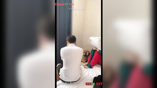 Giáo viên với hiệu trưởng đưa nhau đi nhà nghỉ bị chồng bắt quả tang