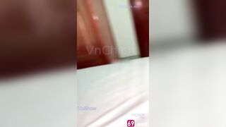 Bé sugar baby tóc ngắn cực ngon hóa thân thành nàng hầu phục vụ anh