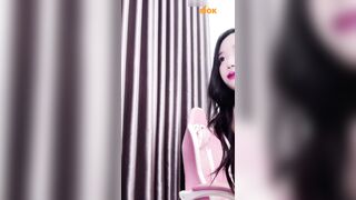 Trà Giang idol tíctóc vú bự sau khi nổi tiếng thì chuyển sang làm idol  show bứm p1