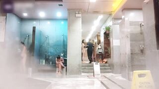quay lén phòng tắm tập thể của các em gái mới lớn cực ngon 2.
