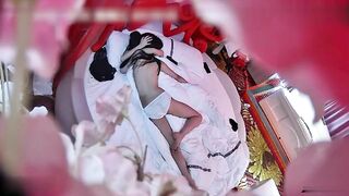 2 em gái nứng lồn vào nhả nghỉ thủ dâm , cắt keo với nhau bị quay lén .