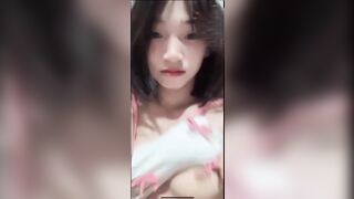 em gái xinh call show vú móc lz với người yêu👻👻