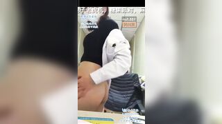 Em Điều Dưỡng Lén Móc Lồn thủ dâm Khi Bệnh Nhân Ngủ say hồi sức