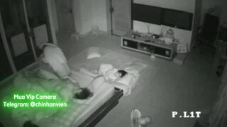 Hack Camera Vợ Chồng Tranh Thủ Địt Nhau Lúc Con Ngủ