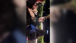 gọi đi cafe mà 2 em chỉ để ý con cu của anh