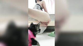 Em gái mới lớn nứng lồn thủ dâm kích thích cho trai xem