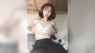 bé loli cực phẩm móc bím thủ dâm cực nứng