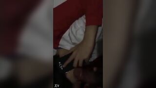 Chị gái trùm chăn bú cặc cho thằng em họ lớp 10