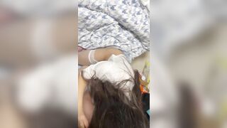 được em sinh viên dẫn về phòng trọ của em nó
