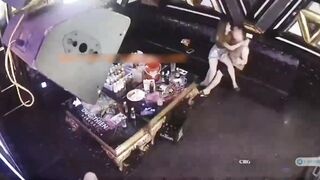 Hack cam trong quán Karaoke,các em nhiệt tình như này bảo sao các a hay trốn vợ đi