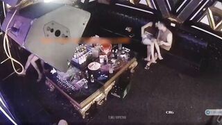 Hack cam trong quán Karaoke,các em nhiệt tình như này bảo sao các a hay trốn vợ đi