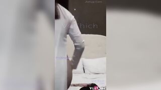 37.89Full video cô giáo Thảo kính cận dâm đãng trong tà áo dài thướt tha