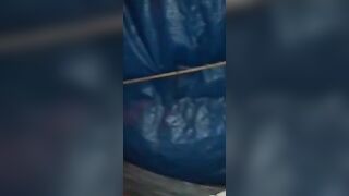 Đưa bạn gái về nhà chơi dẫn ra sau nhà địt